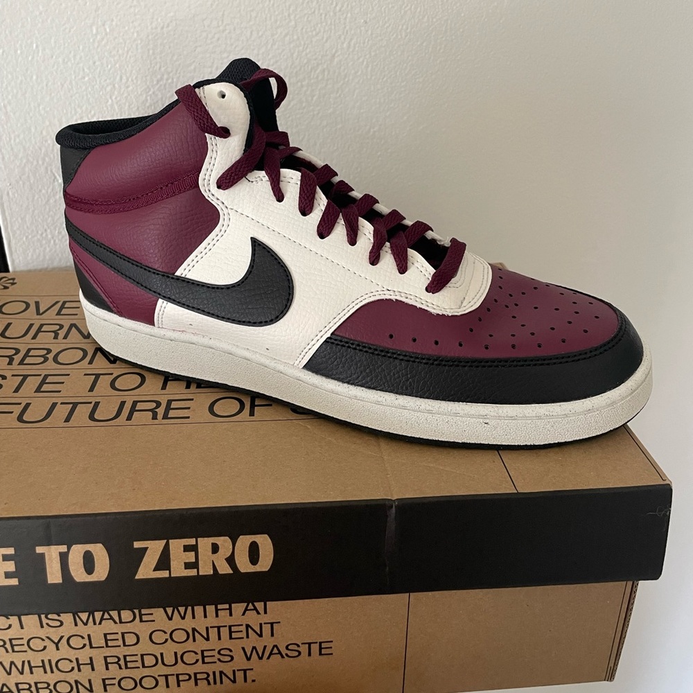 Men’s Nike Shoes Size 11